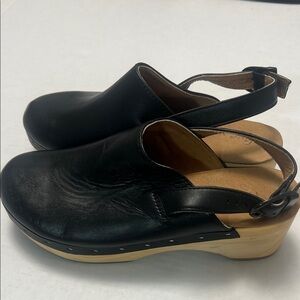 Elegant Black Leather Women's Mules
